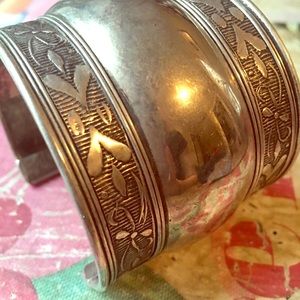 Vintage boho cuff bracelet 🌵